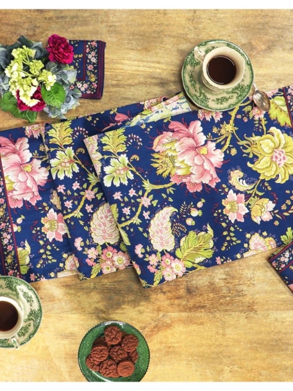 April Cornell table runner 13" x 72" Meridian floral print 100% cotton colorful
